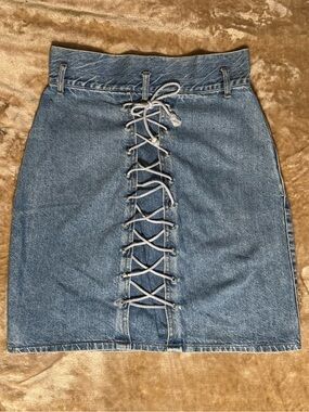 VINTAGE Avon Fashions Lace-Up Blue Denim Mini Skirt Size 9/10